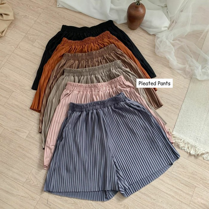 Premium pleated short pants