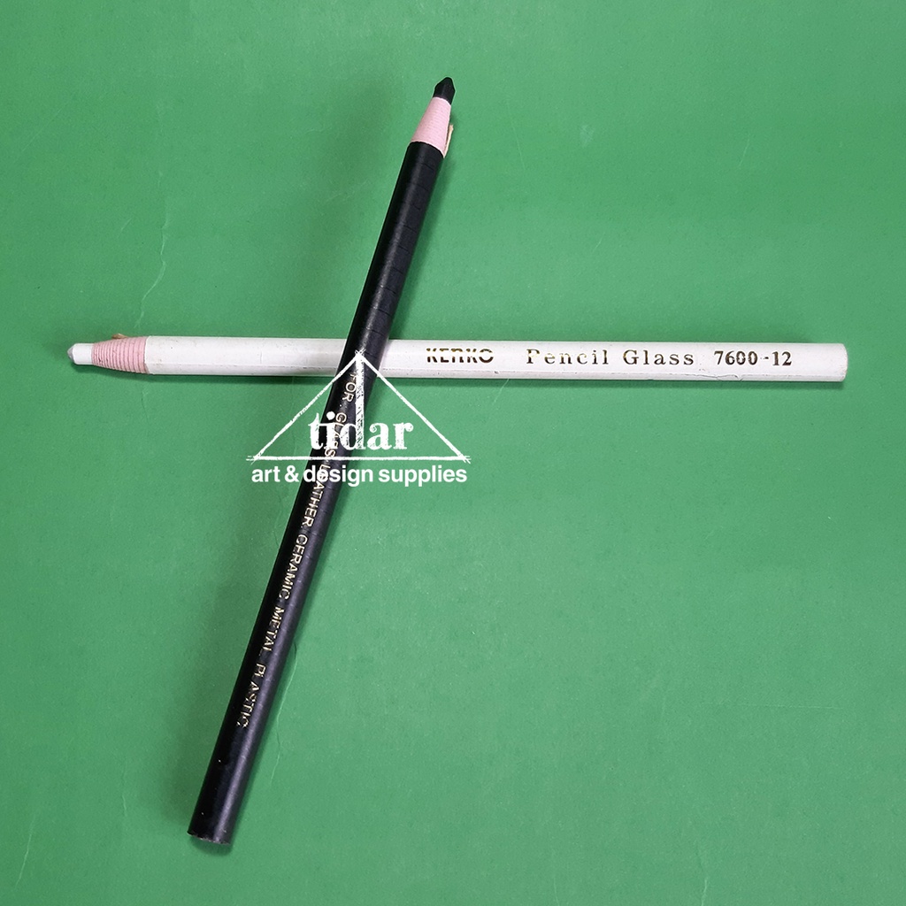

Kenko Dermatograph Pencil - Pensil Kaca Warna Hitam Putih