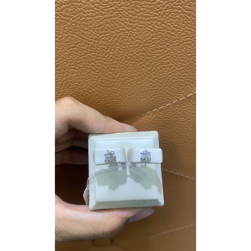 Anting Solitaire Berlian Eropa