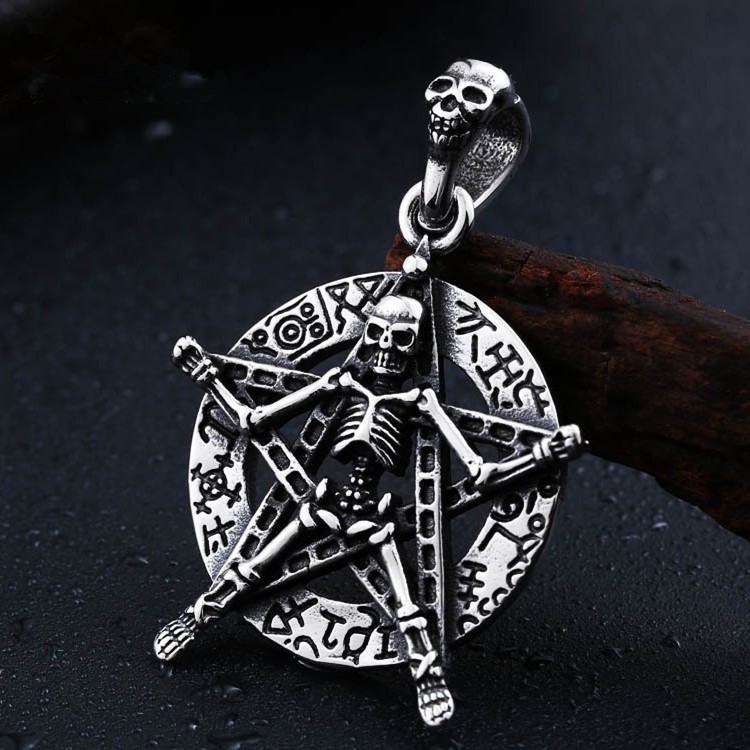 SEUSUK  Mens Personalized Gothic Cool Skull Wickedest Pentacle Pentagram Star Pendant