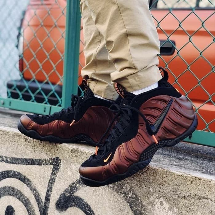 nike air foamposite pro hyper crimson