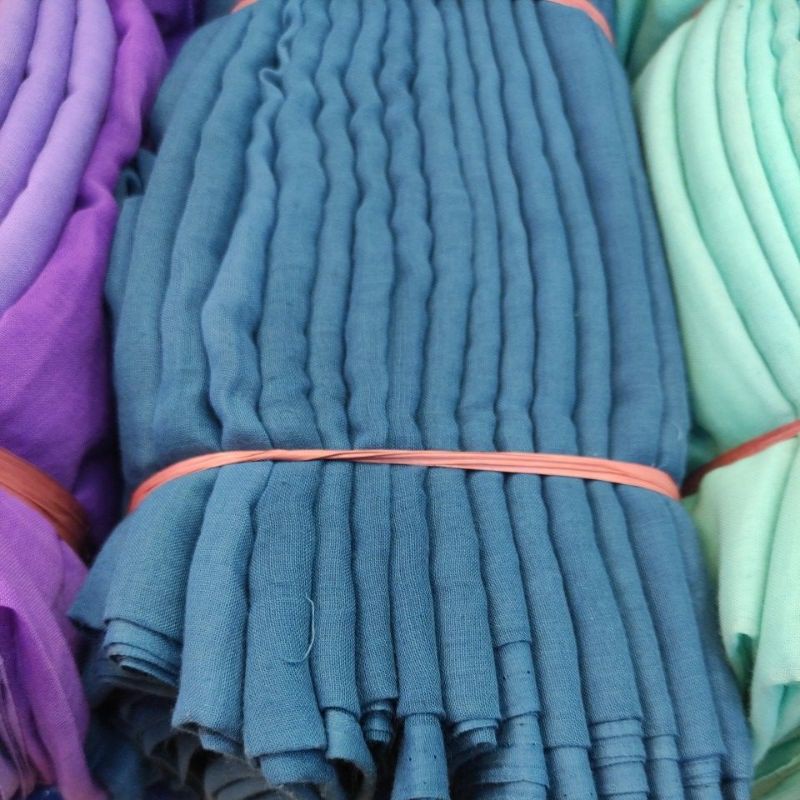 Hijab segi empat paris premium polos by : catlyn carla-Denim