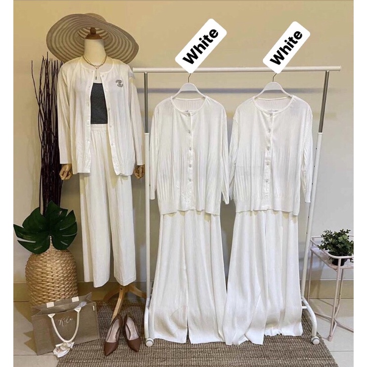 Pleats Cullotes Pants Set with Button - White Series