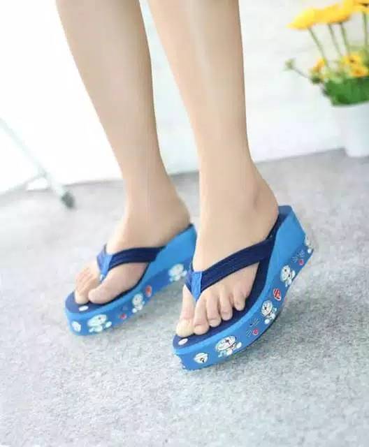 Wedges doraemon BMP 4warna size 36/40