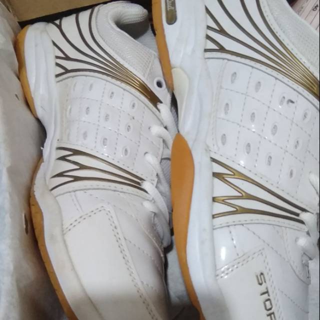 Sepatu cuci gudang merk Hiqua strom original