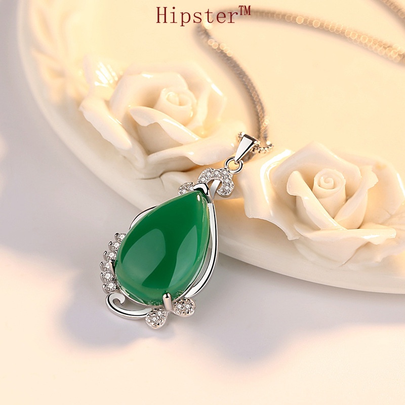 Vintage Classic Emerald Hollowed Fashion Pendant White Gold Necklace