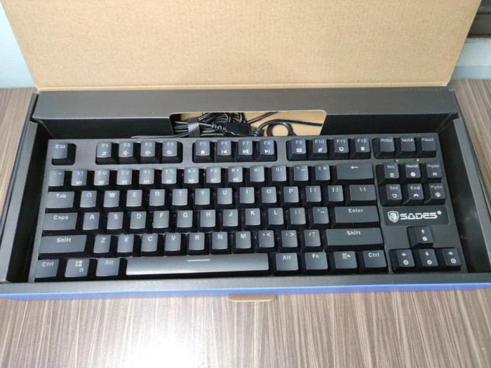 sades dragon wolf tkl | bekas