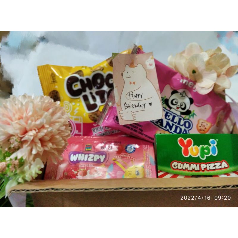 

Hampers snack murah untuk ulang tahun / wisuda/ lebaran