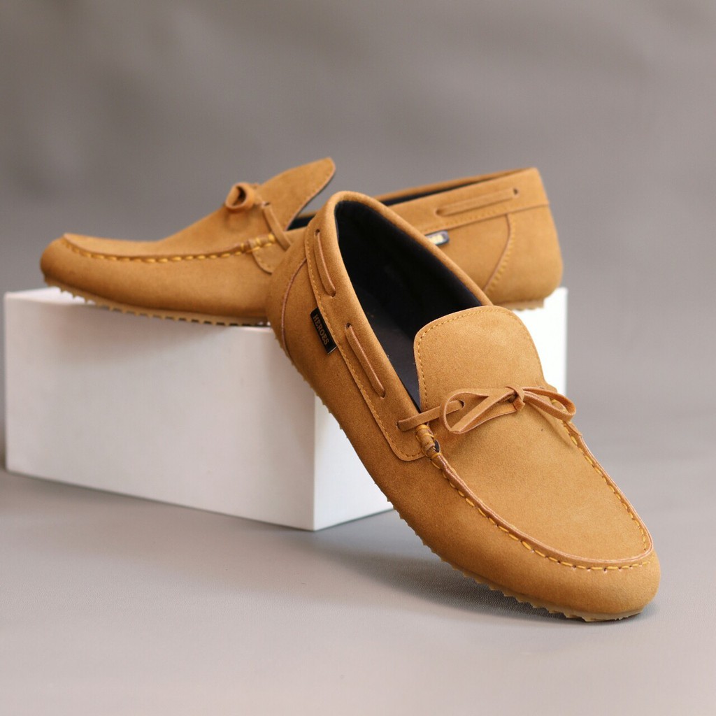 SEPATU CASUAL SLIP ON PRIA MULES SANTAI FORMAL KANTOR PESTA GEREJA KASUAL MOCCASIN PANSUS COWOK ORIGINAL SUEDE HITAM CREAM TRENDY MURAH SLOP SELOP TERBARU