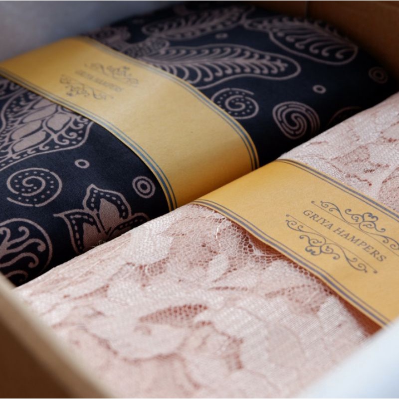 

MURAH BERKUALITAS ! KADO NIKAHAN / KADO PERNIKAHAN / HAMPERS WEDDING GIFT BATIK + BROKAT