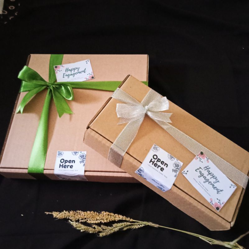 

Custom Kado GiftBox Hampers Hadiah 1