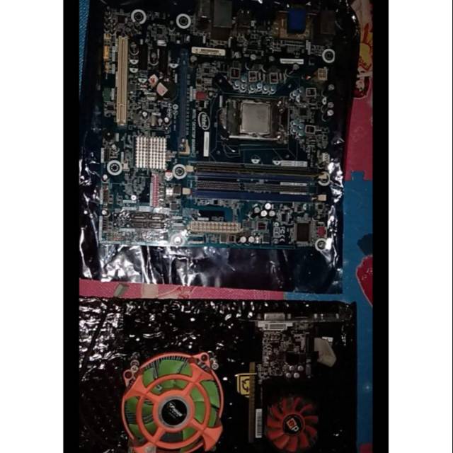 Paket motherboard