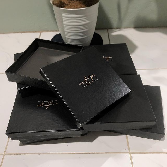 

Hard Box/ Gift Box/ Kotak Kado/ Kotak packing Custom 15 x 16 x 3