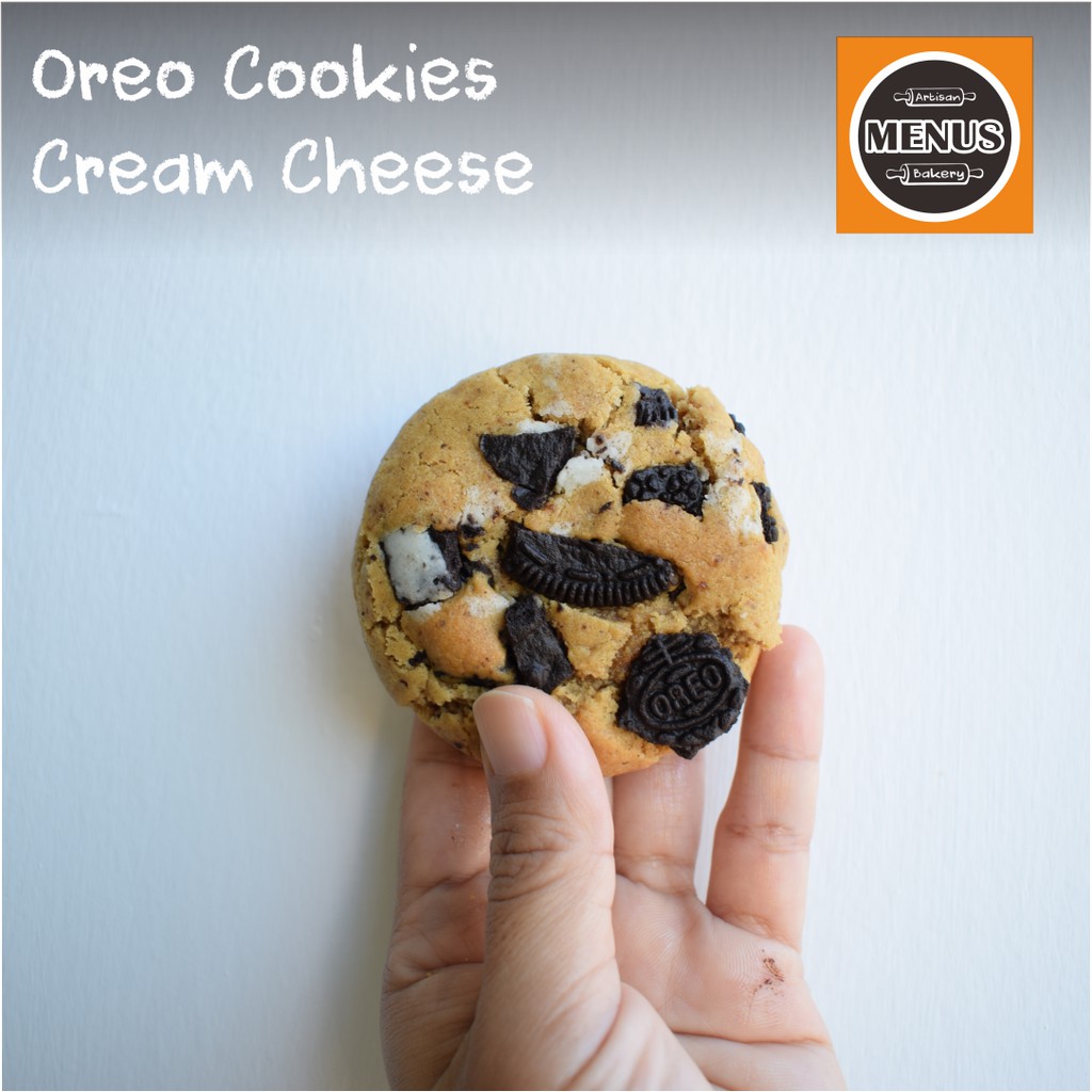 

Soft Baked Oreo Cream Cheese Cookies (isi 5)