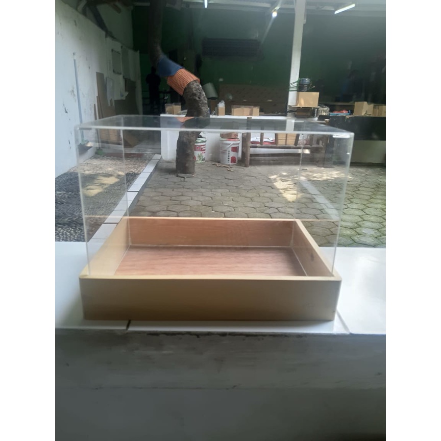 

Paket Kotak Mahar Seserahan Akrilik PxLxT 30x30x25cm