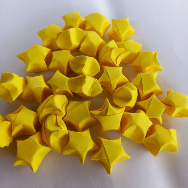 

origami Bintang - lucky star- kertas lipat bintang isi 100 biji warna KUNING