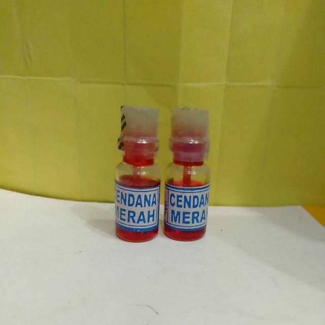 Minyak cendana merah