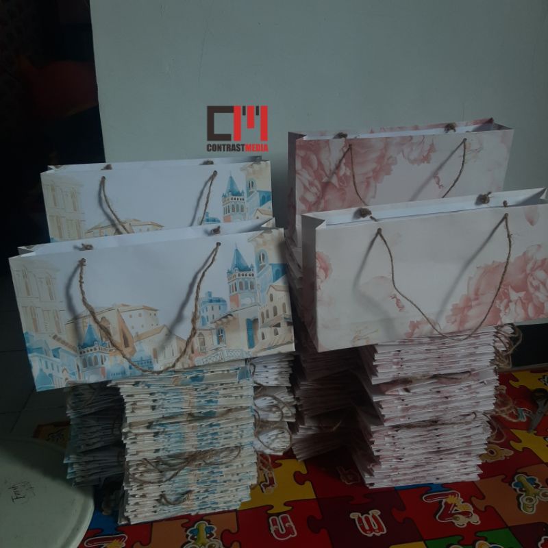 

Paper Bag Murah Khusus Olshop / Desain Custom Full Colour Ukuran Sedang