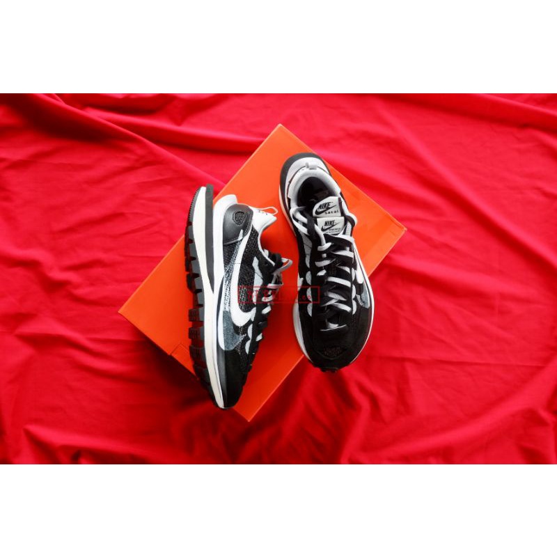 Nike Vaporwaffle Sacai