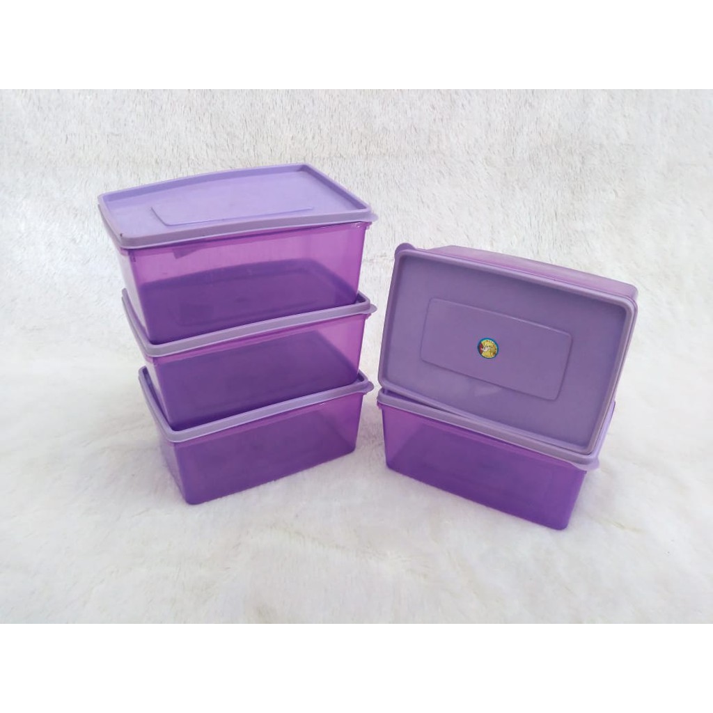 toples Tabitha