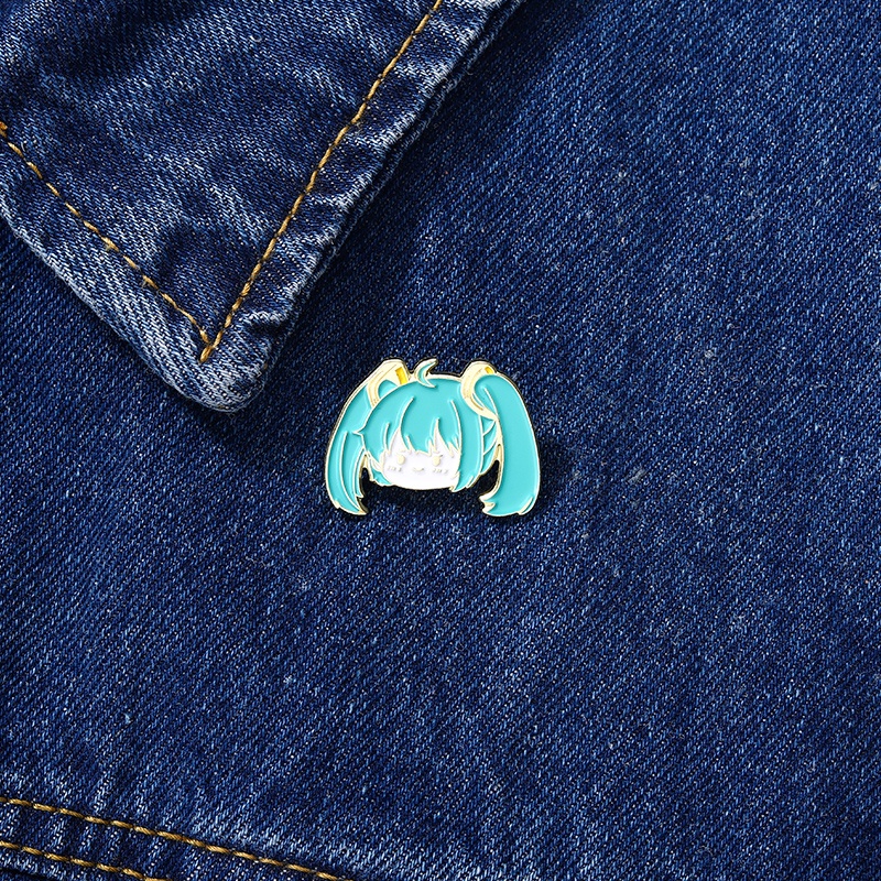 Qihebros Pin Enamel Desain Hatsune Miku Pasang Ranselpakaian