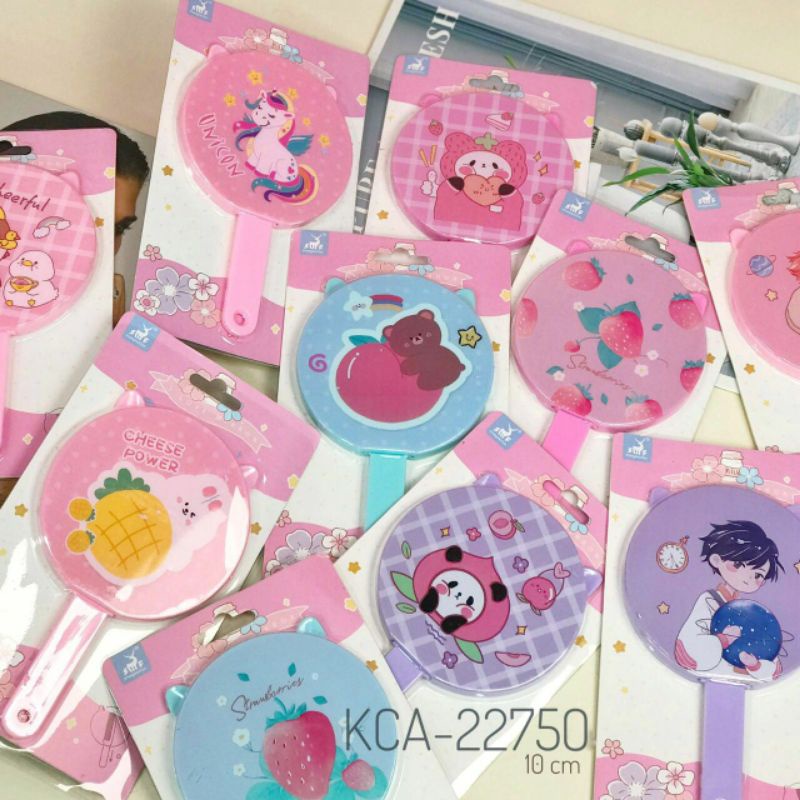 kaca sisir rambut  karakter lucu/ kaca sisir gagang