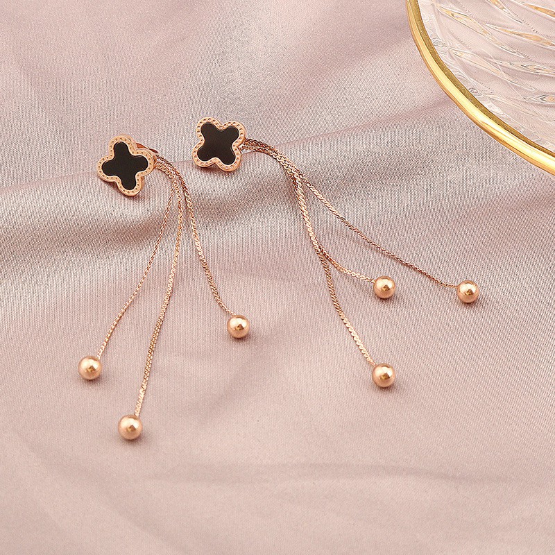 Anting Stud Lucky CLover Juntai Titanium Korea Style Wanita Anti Karat -