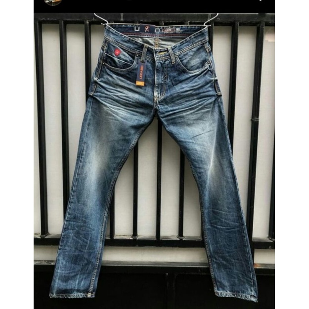 celana denim terlaris//celana pria terkini//celana pria terbaru//denim pria terlaris//denim pria ter