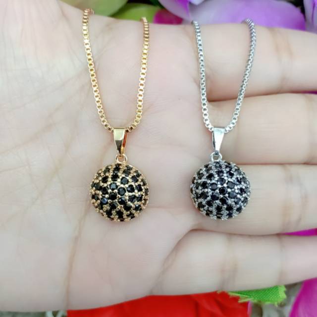 Kalung Dan Liontin bulat full Mata hitam