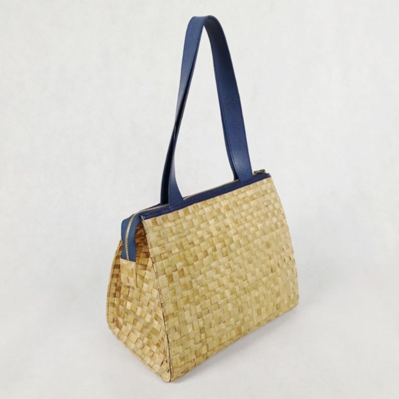 

Mlatiwangi Goodie Bag Eceng Gondok model 2