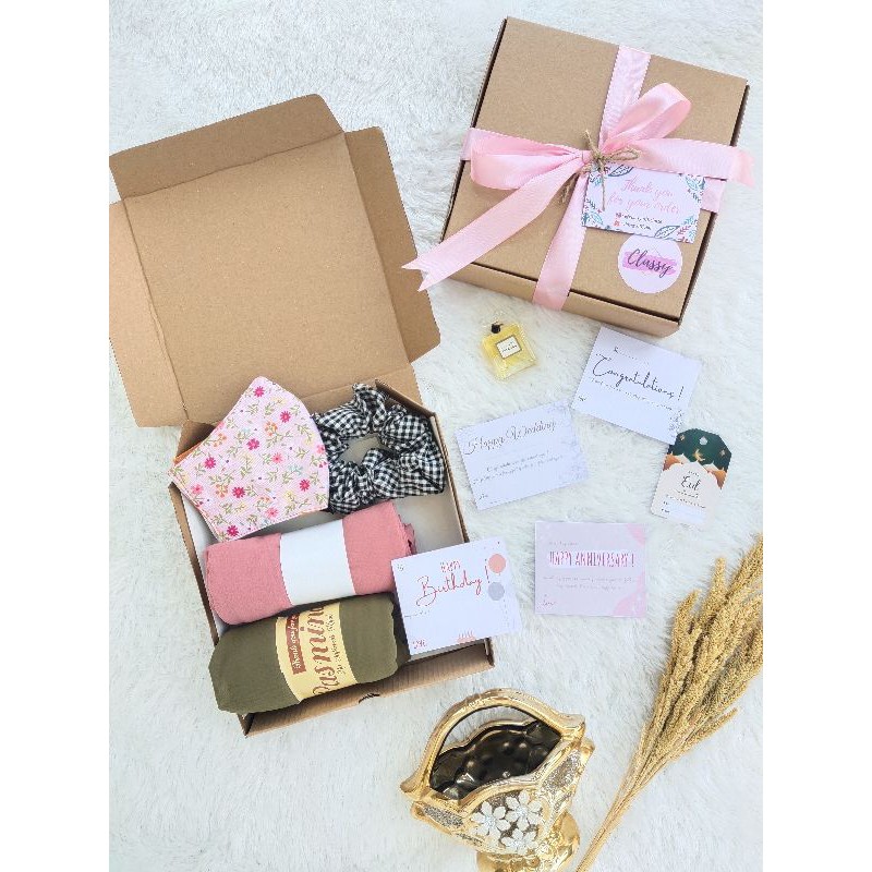 

HAMPERS PAKET SPECIAL CEWEK KADO ULTAH/WISUDA/ANNIVERSARY/WEDDING | HAMPERS CEWEK | SPECIAL BOX