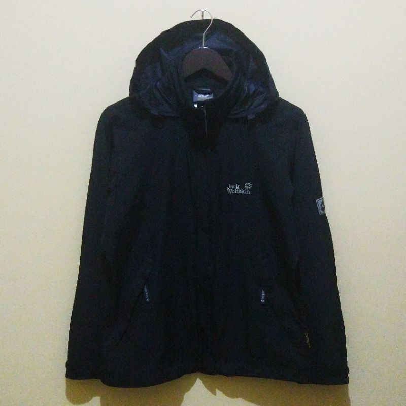 Jaket Outdoor Jack Wolfskin Lightweight Second Original