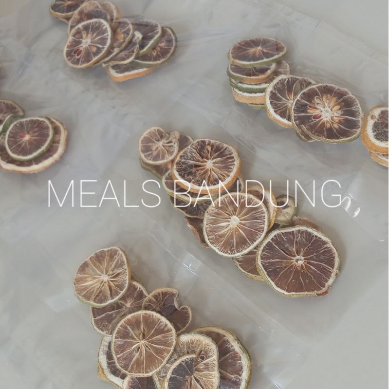 

Dried Lemon (Lemon Kering) 10gr