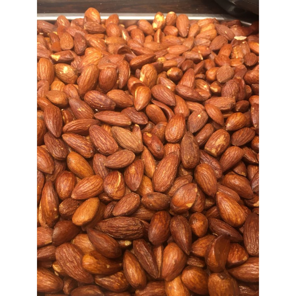 

kacang almond ukuran 1/2kg