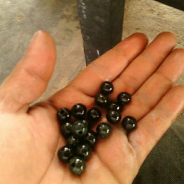 Butiran tasbih Giok Black Jade Aceh Nempel Magnet Tembus Senter Perbutir