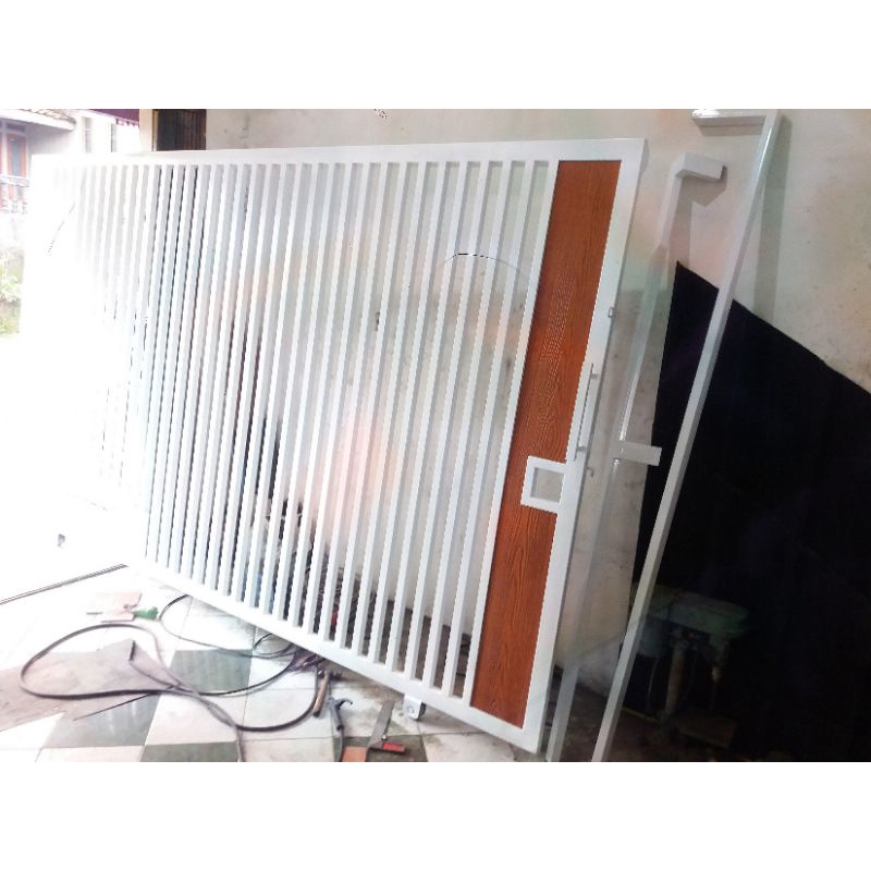 pintu dorong besi/pintu garasi