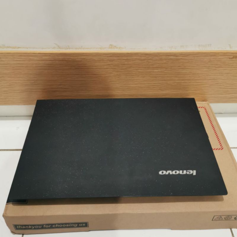 Laptop Lenovo B50 intel celeron N2830 Ram 4GB HDD 320 Layar 15 inc Windows 10 siap pakai