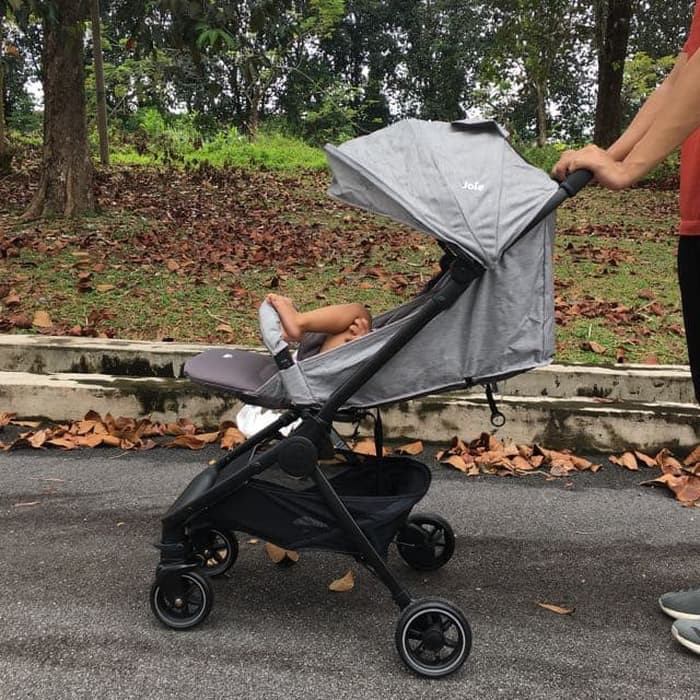 JOIE PACT LITE STROLLER