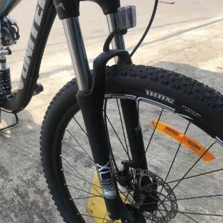  SEPEDA  GUNUNG  DOWNHILL MTB  27 5 UNITED  AVEIRO 2 0 FULL 