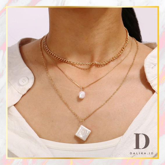 Kalung Choker Multilayer Rantai 3 Layer Liontin Mutiara dan Mutiara Kotak Korea Vintage Dalika