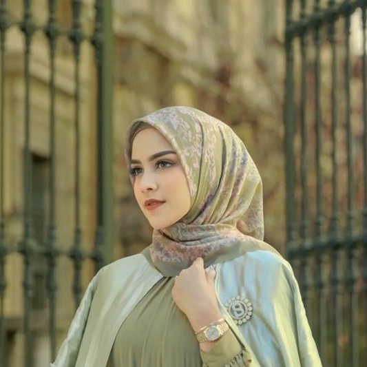 

Terkini Buttonscarves The Granada Series Voal