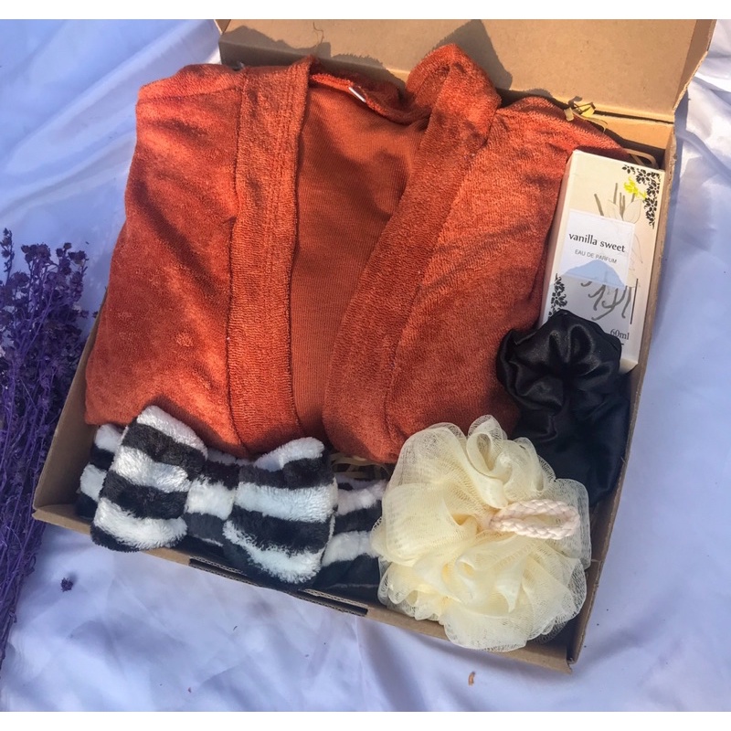 

[KIMONO] GIFT BOX KIMONO / HAMPERS WEDDING / KADO NIKAH / HAMPER RAMADHAN / KADO CEWEK / GRADUATION / KADO PACAR / KADO UNIK / WISUDA