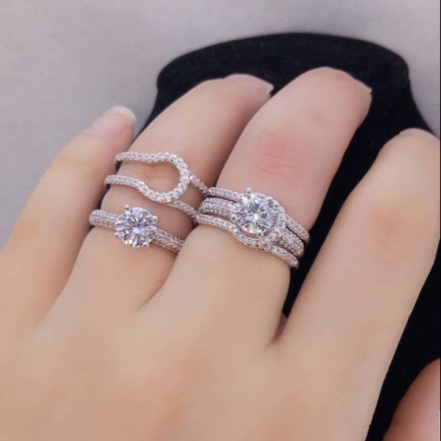 Set Cincin 2 in 1 Lapis Emas Tabur Berlian Swarovsky Tidak Hitam Berkarat