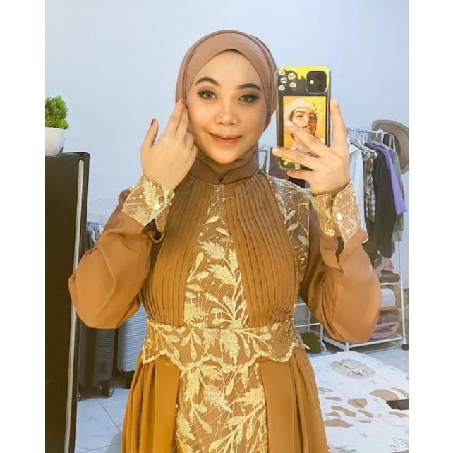 gamis pesta modern ala Imas fahriaty