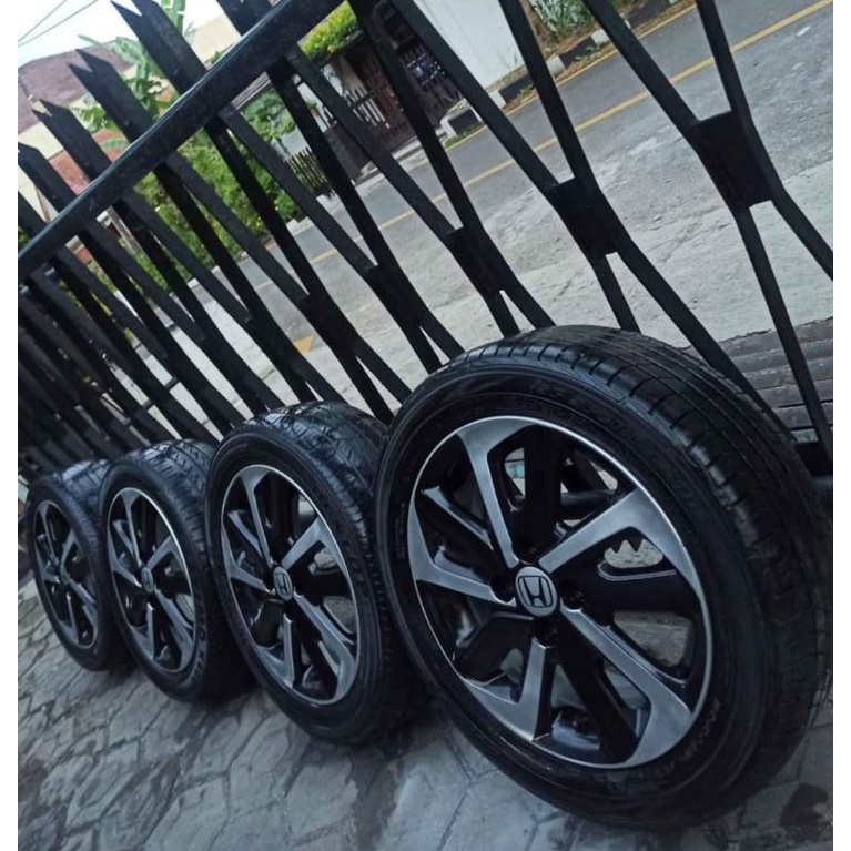 velg r15 pcd 100 honda +Ban 185/65 mulus no minus no geol ori honda enkei mobilio brio. jazz civic city