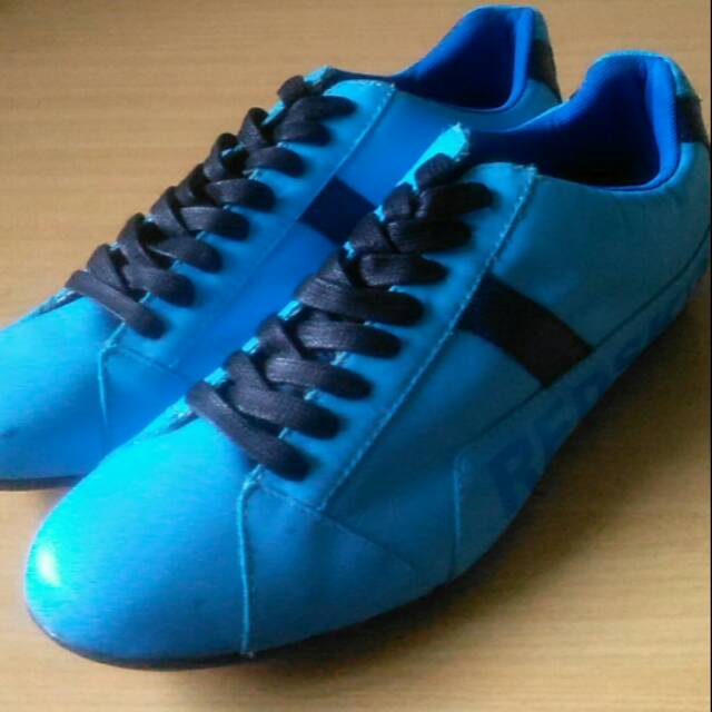 Sepatu Redskins