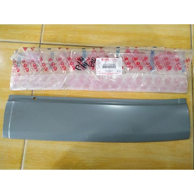 Lapisan pilar depan Suzuki Futura atas pintu sebelah kanan