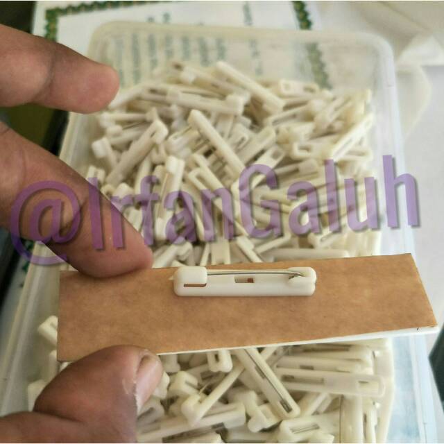 

Peniti Bros Name Tag Nama Dada 3cm