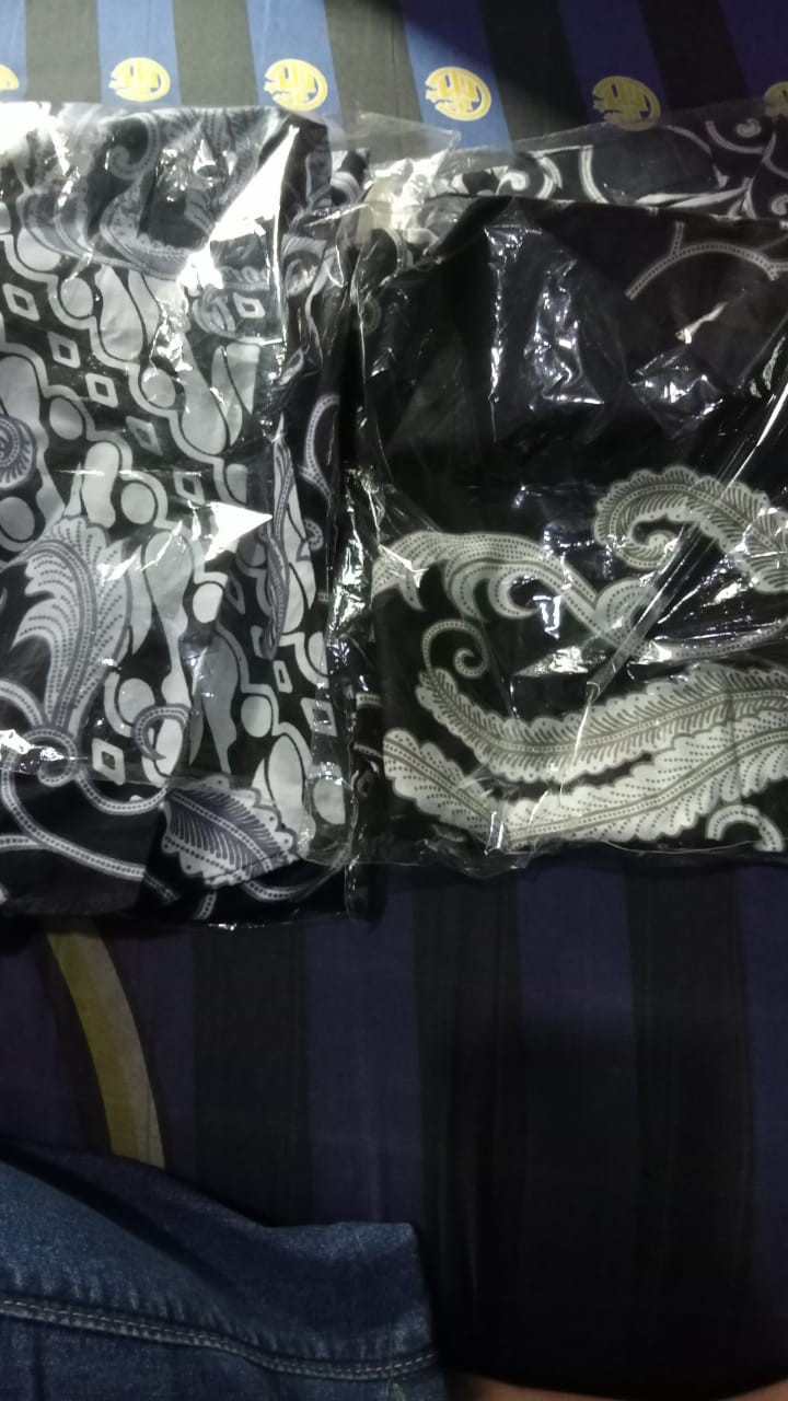 Batik Couple Batik Keluarga Ibu Ayah Dan Anak Maura Couple Sania Ruffle Modern ( Ulir Putih  )