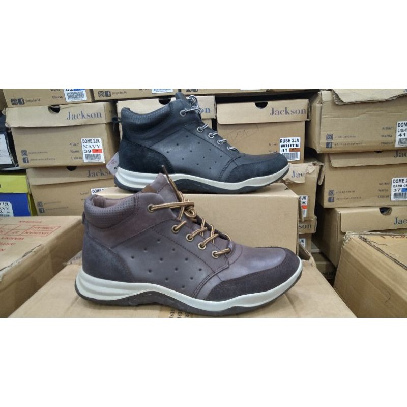 Sepatu booth pria kulit